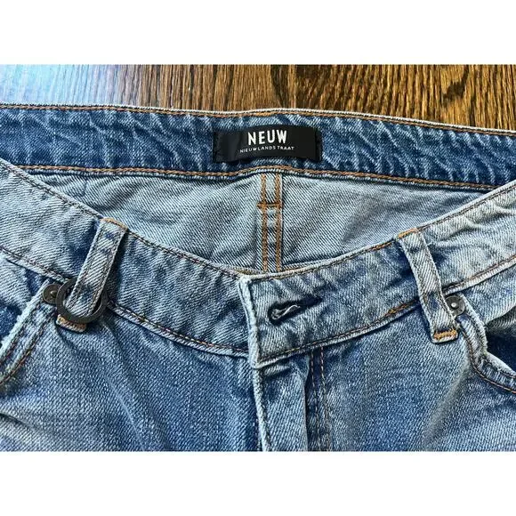NEUW wide leg women’s jeans sz. 8 blue